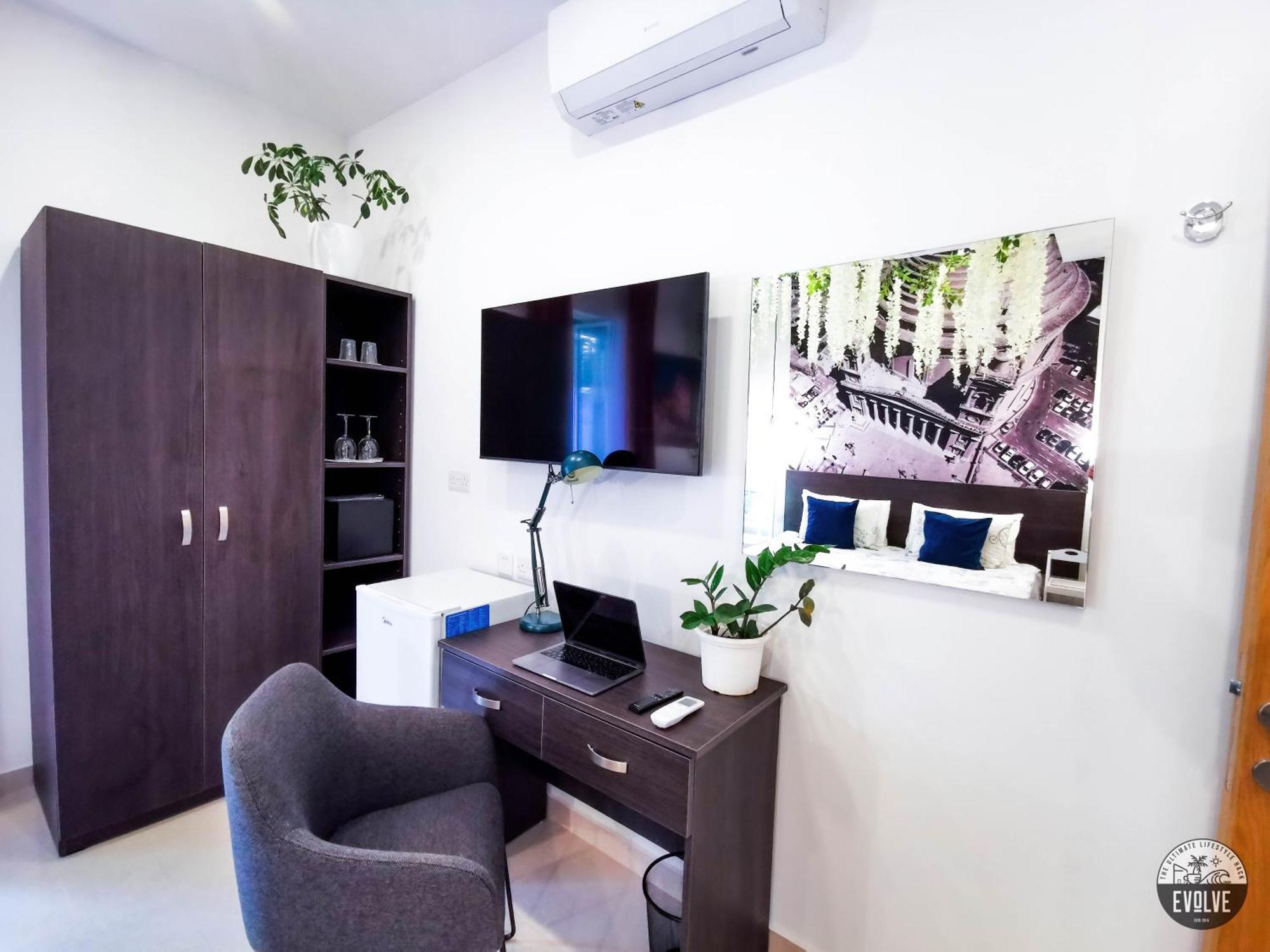 Evolve Coliving Guesthouse Sliema Room photo